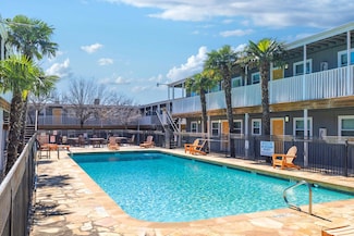 2401 Manor Rd Unit 204, Austin, TX 78722