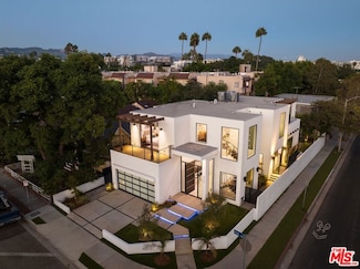 900 N Vista St, Los Angeles, CA 90046