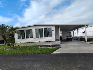 281 La Costa Dr, Nokomis, FL 34275