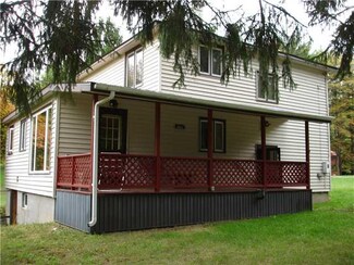 9718 Broadway Rd, Gowanda, NY 14070