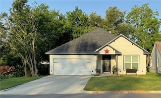 202 N Hearne St, Franklin, TX 77856