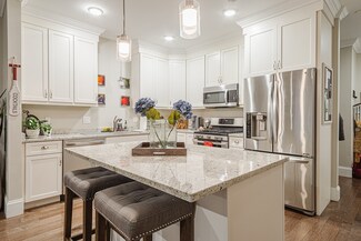 8 Island Ct Unit 201, South Easton, MA 02375
