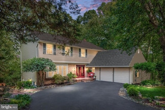 8412 Sweet Pine Ct, Springfield, VA 22153
