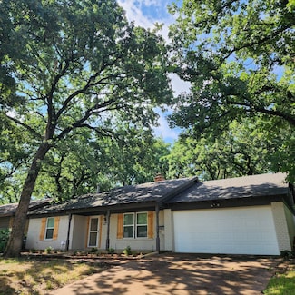 6628 Yolanda Dr, Fort Worth, TX 76112