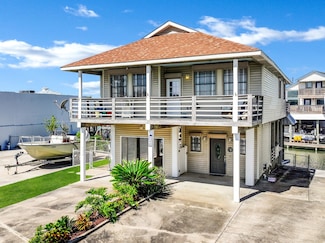 40 Harbor Cir, Galveston, TX 77554