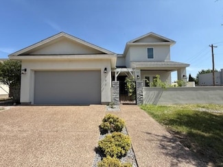 190 Lake Carnegie Ct, Laredo, TX 78041