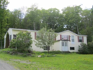 81 Fisher Rd, South Royalton, VT 05068
