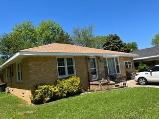 915 S Oak Ave, Ada, OK 74820