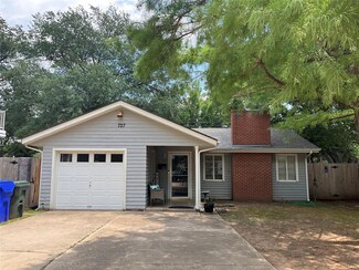 727 Chautauqua Ave, Norman, OK 73069