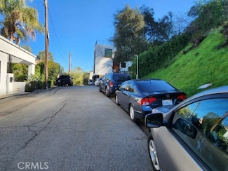 7218 Sunnydip Trail, Los Angeles, CA 90068