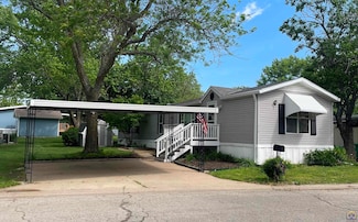 310 SE 47th St, Topeka, KS 66609