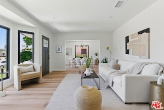 2933 Thurman Ave, Los Angeles, CA 90016