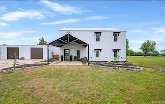 104 Staggs Dr, Nashville, AR 71852