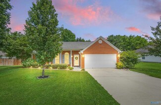 5984 Vinemont Dr NW, Huntsville, AL 35806