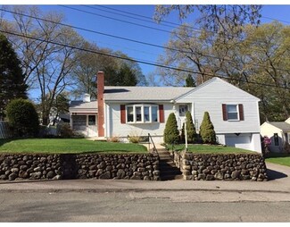 8 Wilson Rd, Wakefield, MA 01880