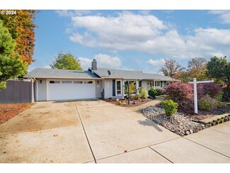 525 E Elm Ave, La Center, WA 98629
