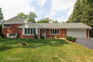 1008 W Wildwood Dr, Prospect Heights, IL 60070