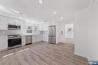 41 Hoffman St Unit 2, South Hackensack, NJ 07606