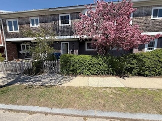 57 Mountfort St, Portland, ME 04101