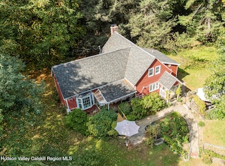 65 Feltner Rd, Stuyvesant, NY 12173