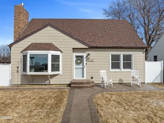 2122 3rd Ave E, Williston, ND 58801