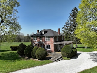 400 Gay St, Sharon, CT 06069
