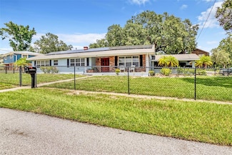 8 Heights Ave, Frostproof, FL 33843