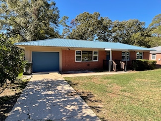 204 Dixie Dr, Ozark, AL 36360