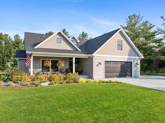 9173 Whippoorwill Ln, Charlevoix, MI 49720