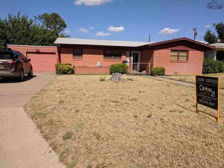 2219 Sand Rd, Vernon, TX 76384