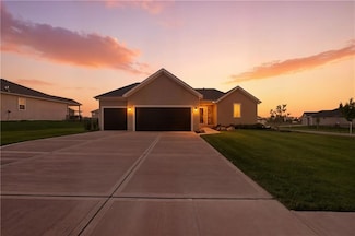 18804 Redbud Ln, Spring Hill, KS 66083