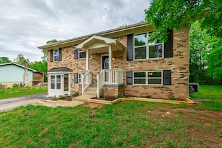 589 Pinewood Cir, Fort Oglethorpe, GA 30742