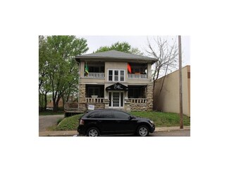 2924 Holmes St, Kansas City, MO 64109