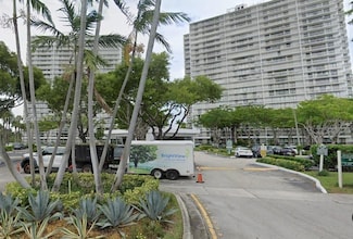 3701 N Country Club Dr Unit 207, Aventura, FL 33180