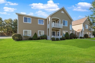 75 Eric Dr, Middle Island, NY 11953