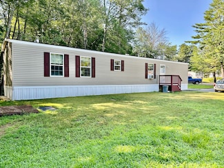 2 Arrowhead Dr, Lisbon, ME 04250