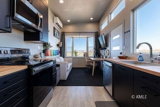 1555 Lost Spring Dr, Kanab, UT 84741