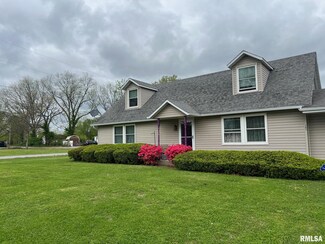 701 Forrest St, Benton, IL 62812