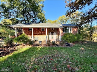 905 Ridgewood Blvd, Belpre, OH 45714