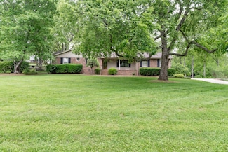 2061 Graceland Dr, Goodlettsville, TN 37072
