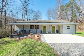 246 Miller Rd, Fairview, NC 28730
