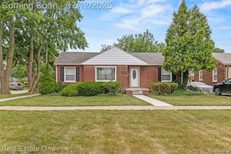 14268 Trenton Rd, Southgate, MI 48195