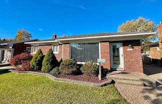 29614 Marquette St, Garden City, MI 48135