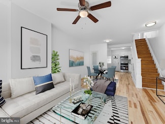 1737 Pierce St, Philadelphia, PA 19145