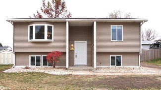 814 Corey Dr, Carroll, IA 51401