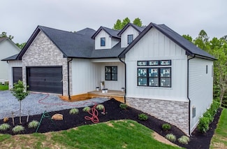 1037 Westerham Ct, Huddleston, VA 24104