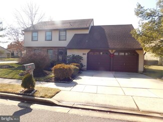34 W Oleander Dr, Mount Laurel, NJ 08054