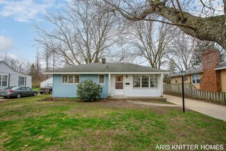 86 E 34th St, Holland, MI 49423