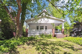 1507 Crest Rd, Cleveland, OH 44121