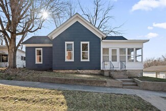 516 Jackson St, Louisiana, MO 63353